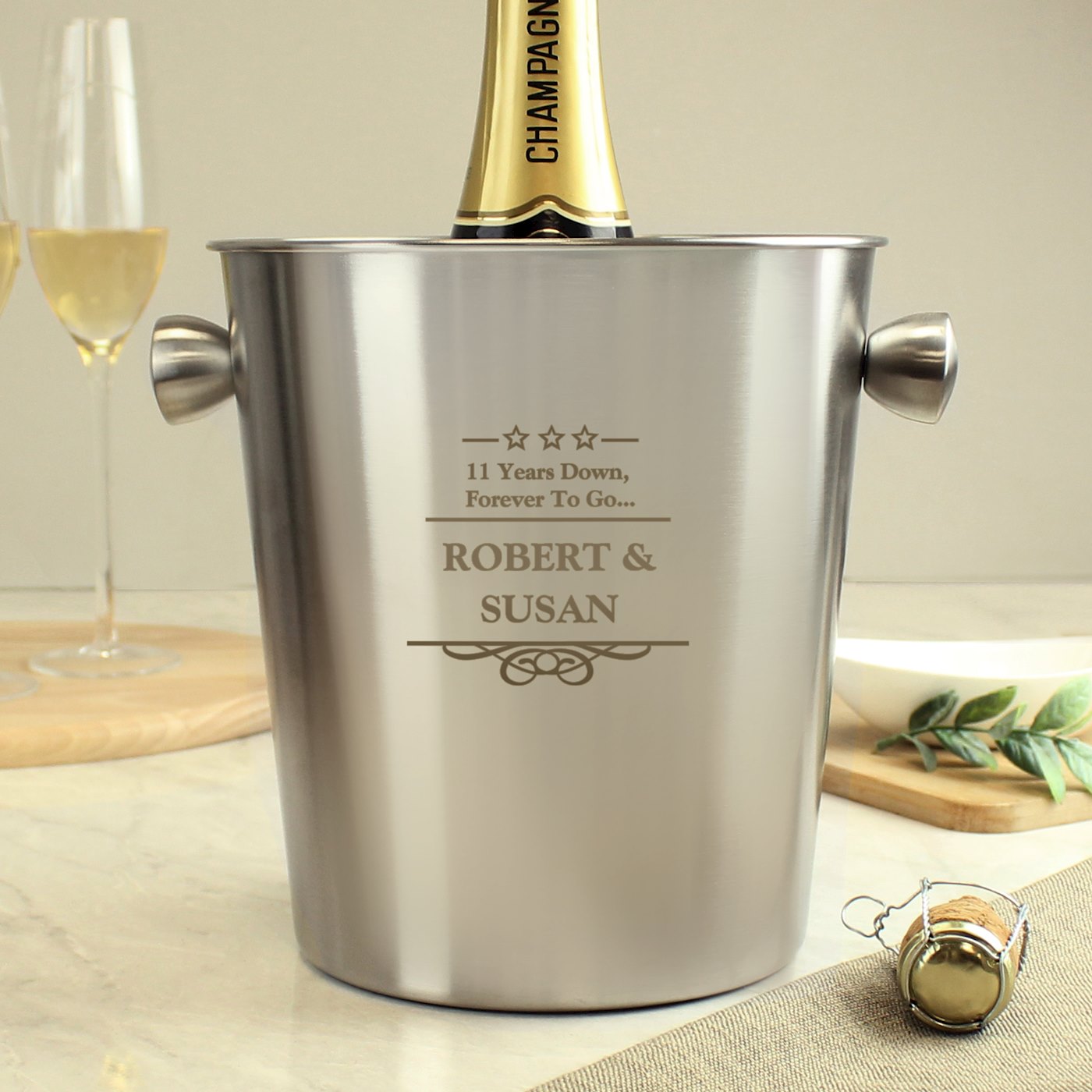 Decorative Ice Bucket: The Perfect Blend of Functionality and Style